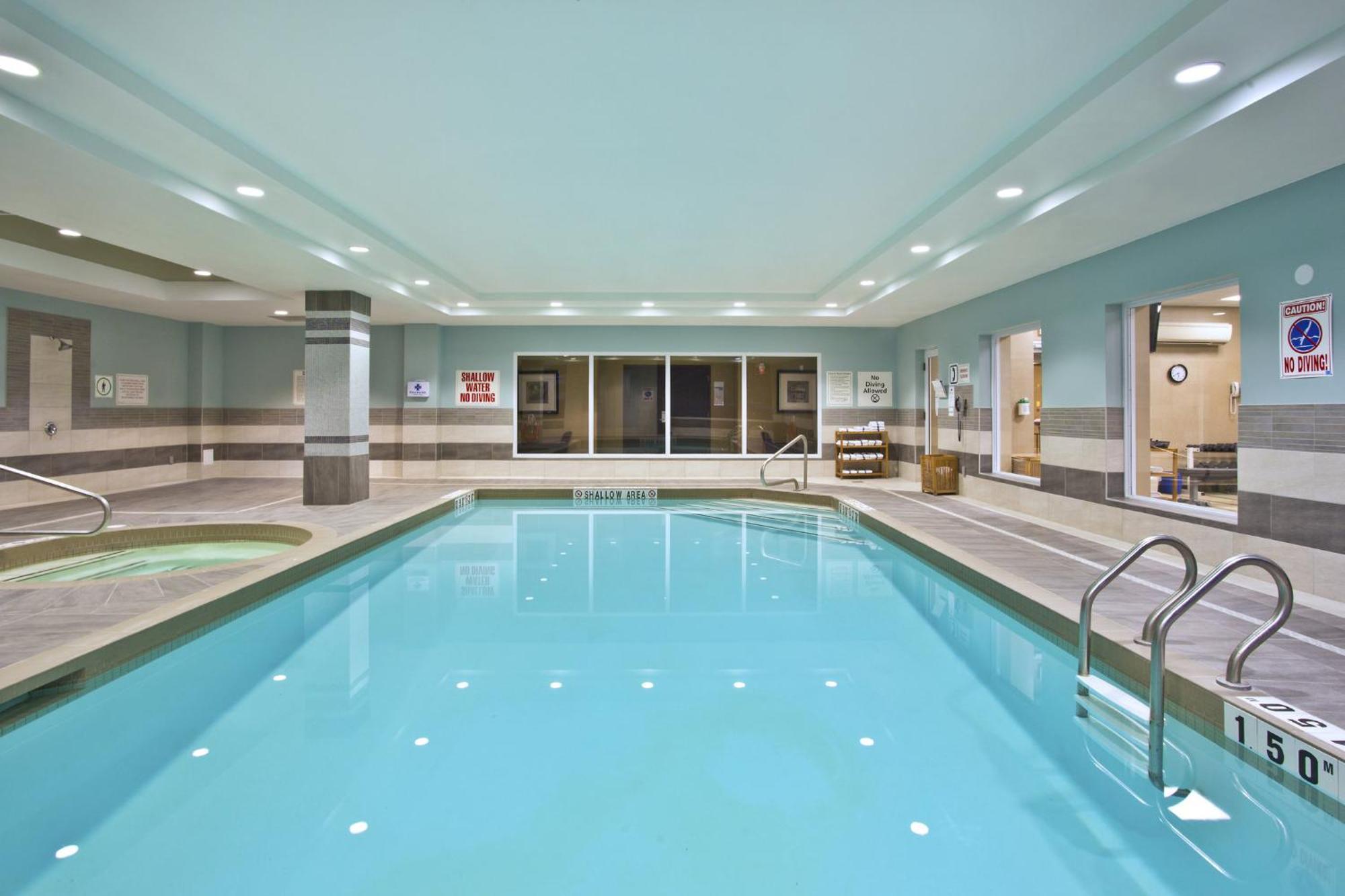 Holiday Inn Express Kingston Central By Ihg Eksteriør billede